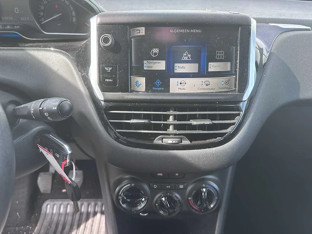 2013 - peugeot - 208 - 1.0 vti active - 61-zvd-9 - afbeelding 3 van  18
