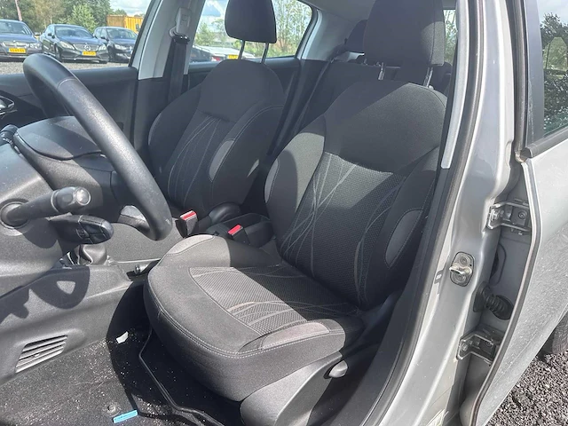 2013 - peugeot - 208 - 1.0 vti active - 61-zvd-9 - afbeelding 5 van  18