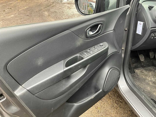 2013 - renault - captur - 0.9 tce authentique - personenauto - afbeelding 18 van  45