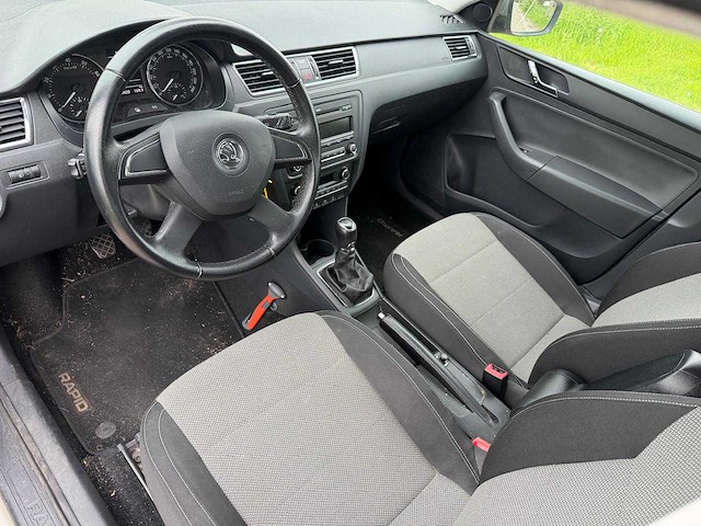 2013 - skoda - rapid - 1.2 tsi grt elegance 2-kkf-26 iaw - afbeelding 3 van  9