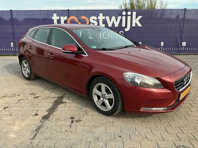 2013 - volvo - v40 - 1.6 d2 momentum - personenauto - afbeelding 11 van  18
