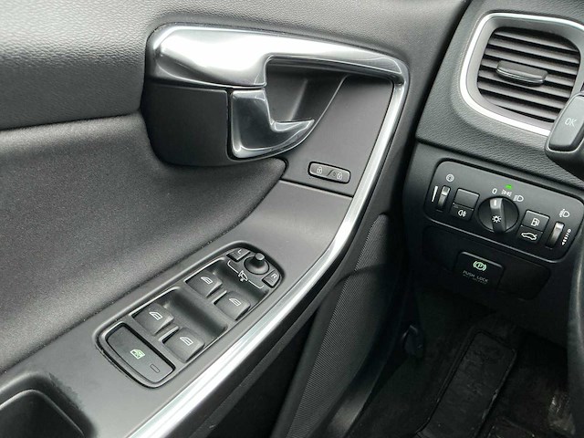 2013 - volvo - v60 - 1.6 t3 r-design - personenauto - afbeelding 6 van  18