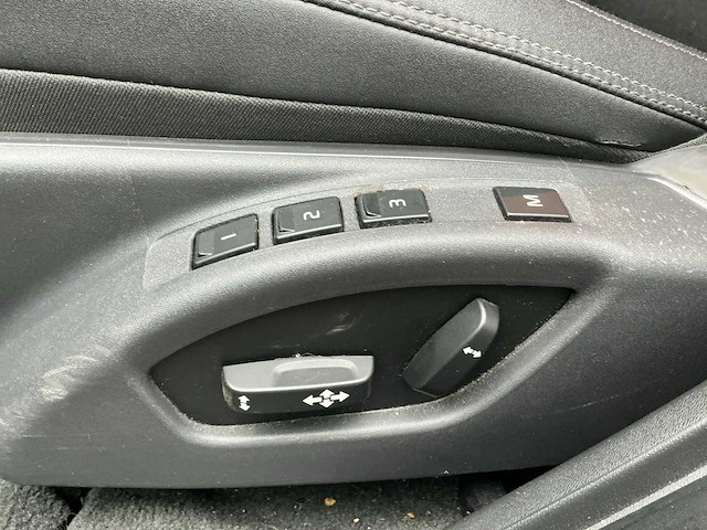 2013 - volvo - v60 - 1.6 t3 r-design - personenauto - afbeelding 7 van  18