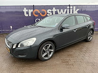 2013 - volvo - v60 - 1.6 t3 r-design - personenauto