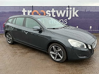 2013 - volvo - v60 - 1.6 t3 r-design - personenauto - afbeelding 11 van  18