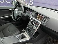 2013 - volvo - v60 - 1.6 t3 r-design - personenauto - afbeelding 16 van  18