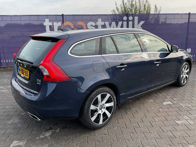 2013 - volvo - v60 - 2.4 d6 awd pl.i sum. - personenauto - afbeelding 7 van  12
