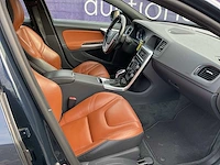 2013 - volvo - v60 - 2.4 d6 awd pl.i sum. - personenauto - afbeelding 8 van  12