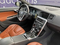 2013 - volvo - v60 - 2.4 d6 awd pl.i sum. - personenauto - afbeelding 9 van  12