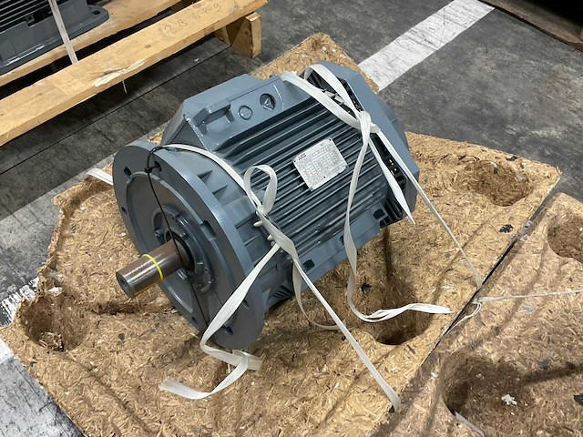 2013 abb m2aa 132 sb2 elektromotor - afbeelding 1 van  5