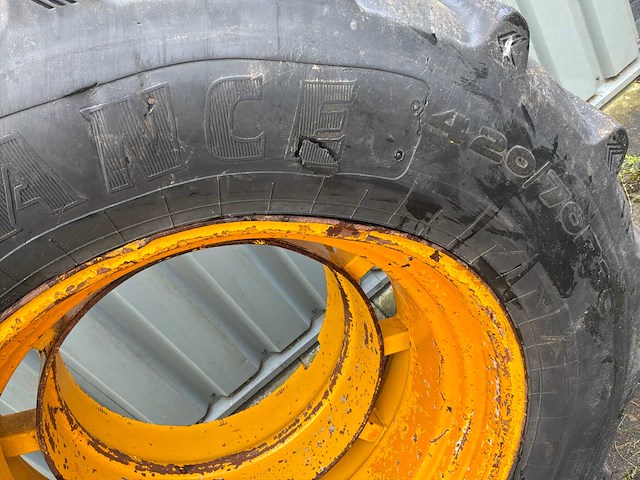 2013 alliance farmpro radial 70 set a 2 stuks band, wiel en velg - afbeelding 3 van  11