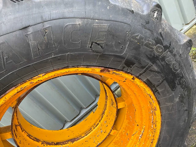 2013 alliance farmpro radial 70 set a 2 stuks band, wiel en velg - afbeelding 9 van  11