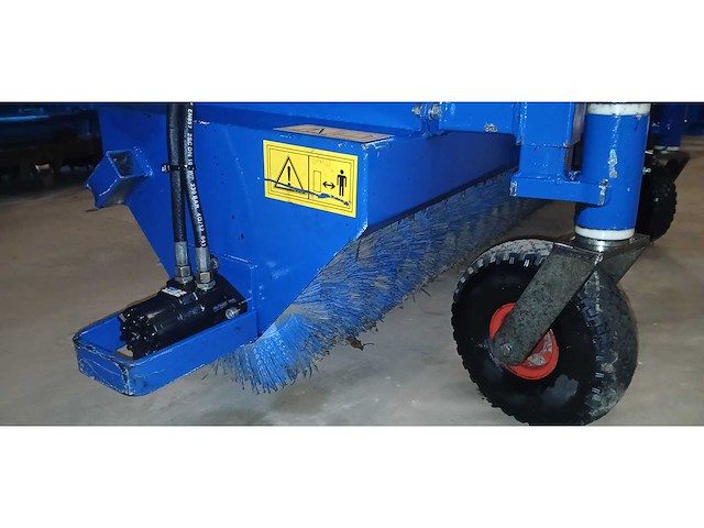 2013 ap vht2300 veegmachine - afbeelding 5 van  6