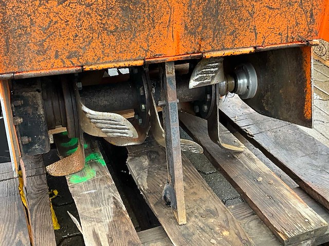 2013 barreto 1620 grondfrees - afbeelding 2 van  13