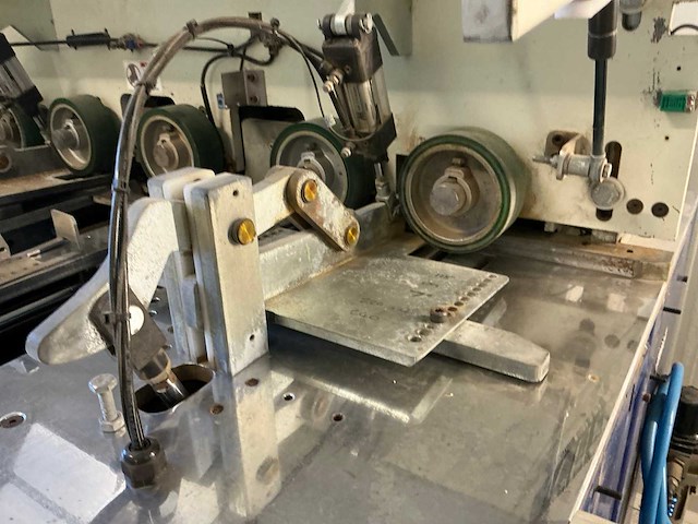 2013 bluepoint ema-250 tand- / groef freesmachine - afbeelding 18 van  19