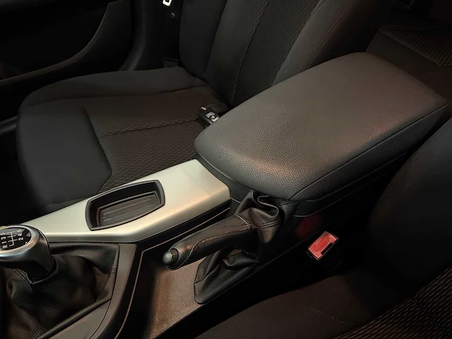 2013 bmw 1-serie 116i personenauto - afbeelding 28 van  68