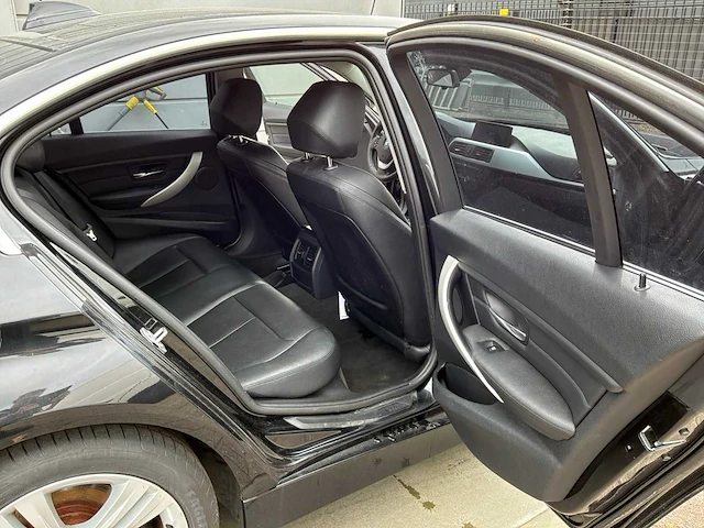 2013 bmw 3-serie 320i ede high exec personenauto - afbeelding 3 van  21