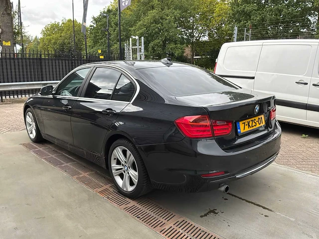 2013 bmw 3-serie 320i ede high exec personenauto - afbeelding 12 van  21