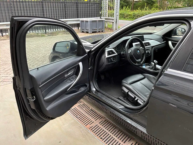 2013 bmw 3-serie 320i ede high exec personenauto - afbeelding 13 van  21