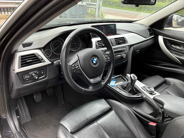 2013 bmw 3-serie 320i ede high exec personenauto - afbeelding 15 van  21