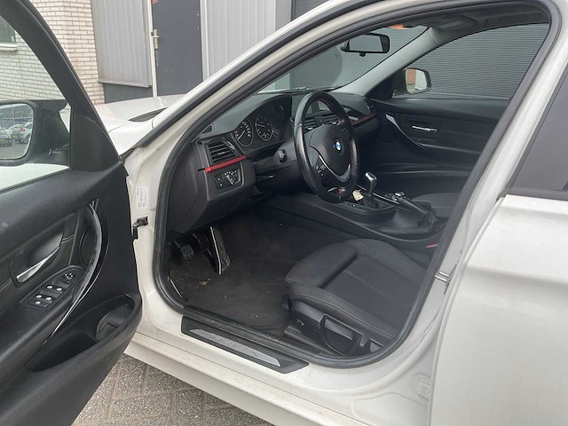 2013 bmw 316d touring high executive personenauto - afbeelding 8 van  29