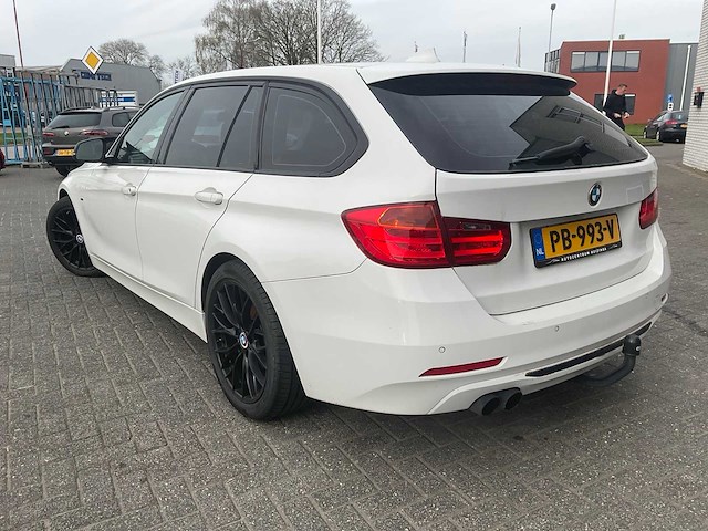2013 bmw 316d touring high executive personenauto - afbeelding 29 van  29