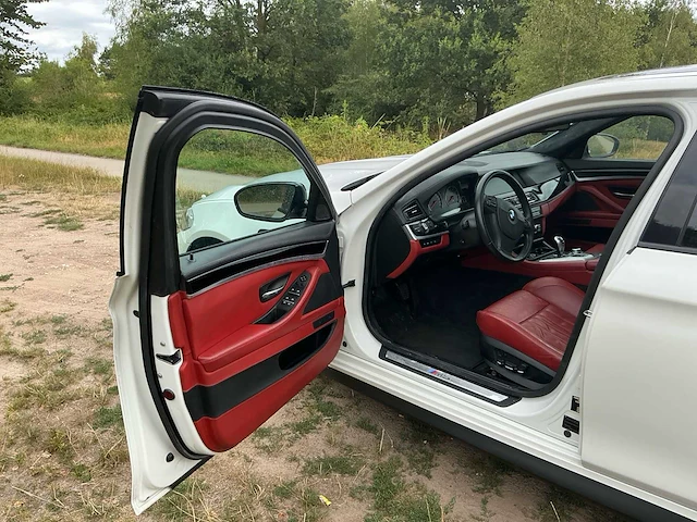 2013 bmw 5-serie m5 personenauto - afbeelding 18 van  37