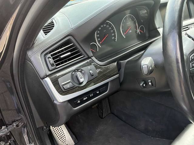2013 bmw m5 sedan personenauto - afbeelding 13 van  31