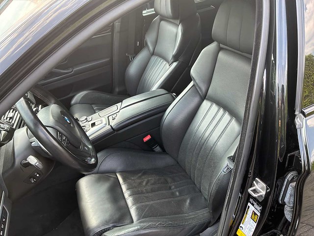 2013 bmw m5 sedan personenauto - afbeelding 14 van  31
