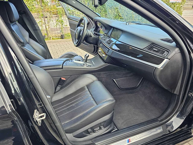 2013 bmw m5 sedan personenauto - afbeelding 25 van  32