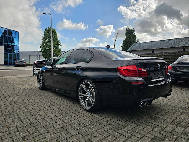 2013 bmw m5 sedan personenauto - afbeelding 31 van  32