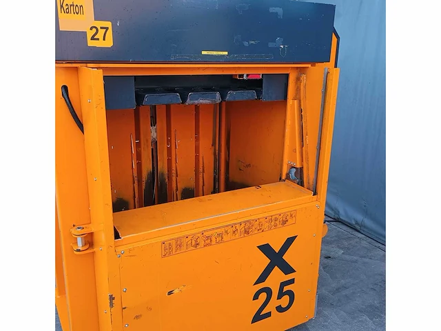 2013 bramidan x25ad afvalpers / kartonpers verticale balenpers - afbeelding 12 van  13