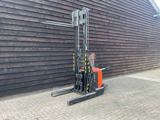 2013 bt staxio spe 120 xrd stapelaar - afbeelding 1 van  13
