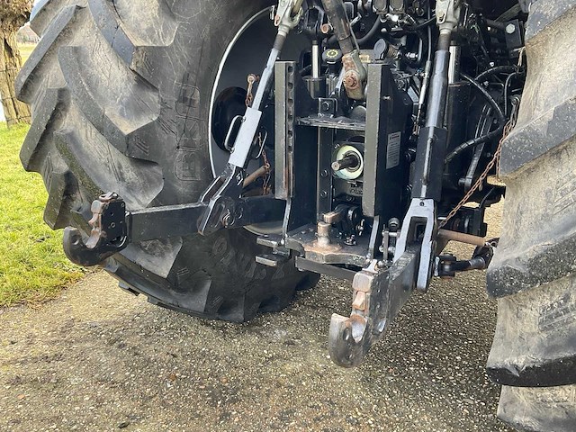 2013 case ih puma 145 cvx vierwielaangedreven landbouwtractor - afbeelding 2 van  27