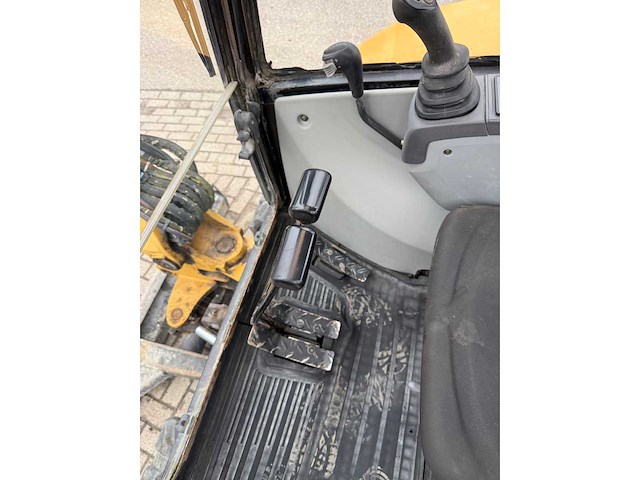 2013 caterpillar 302.7dcr mini rupsgraafmachine - afbeelding 16 van  18