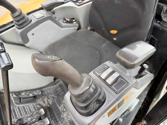 2013 caterpillar 302.7dcr mini rupsgraafmachine - afbeelding 17 van  18