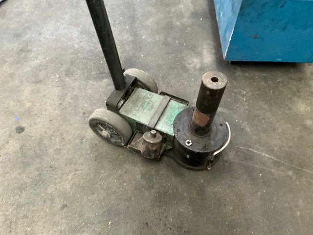 2013 compaq a32 garagekrik truck - afbeelding 1 van  5