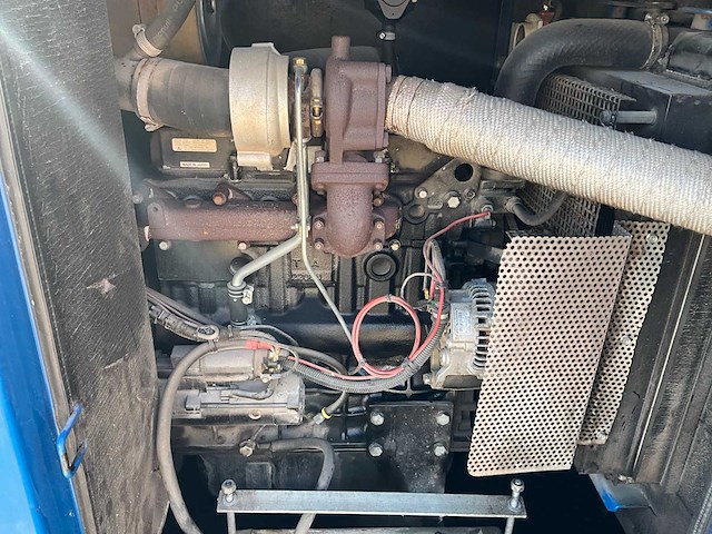 2013 de wit silent 40kva stroomaggregaat - afbeelding 4 van  16