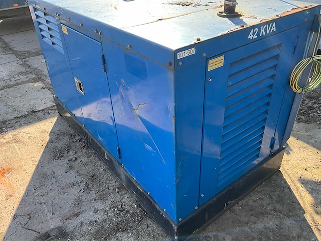 2013 de wit silent 40kva stroomaggregaat - afbeelding 10 van  16