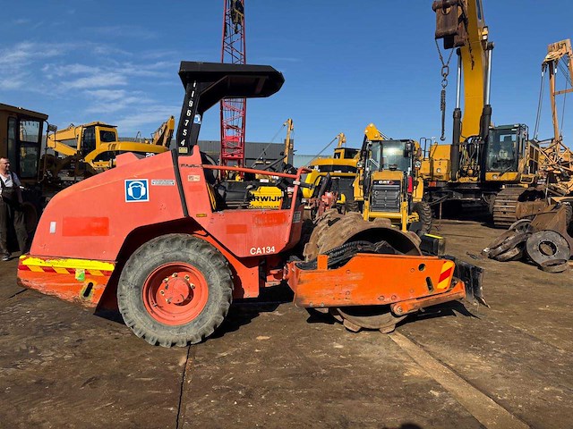 2013 dynapac ca134pd asfalt walssmachine voor de wegenbouw - afbeelding 1 van  7
