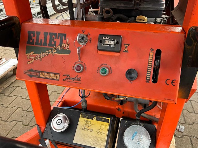 2013 eliet superprof 2000 houthakselaar - afbeelding 8 van  11