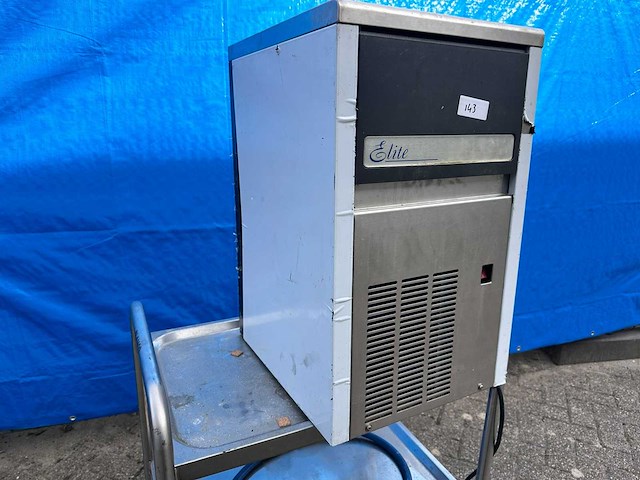 2013 elite pbe 21 ijsblokjesmachine - afbeelding 1 van  5