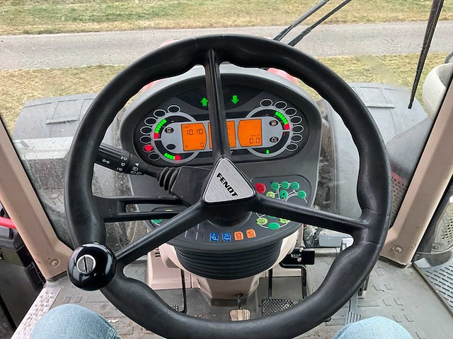 2013 fendt 724 vario vierwielaangedreven landbouwtractor - afbeelding 16 van  40