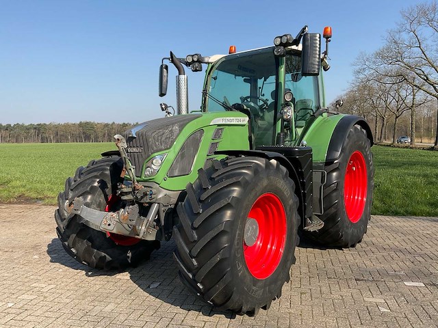 2013 fendt 724 vario vierwielaangedreven landbouwtractor - afbeelding 1 van  24