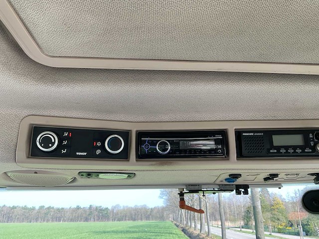 2013 fendt 724 vario vierwielaangedreven landbouwtractor - afbeelding 19 van  24