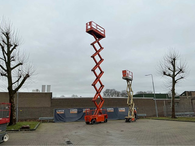 2013 holland lift n-165el12 hoogwerker - afbeelding 1 van  21