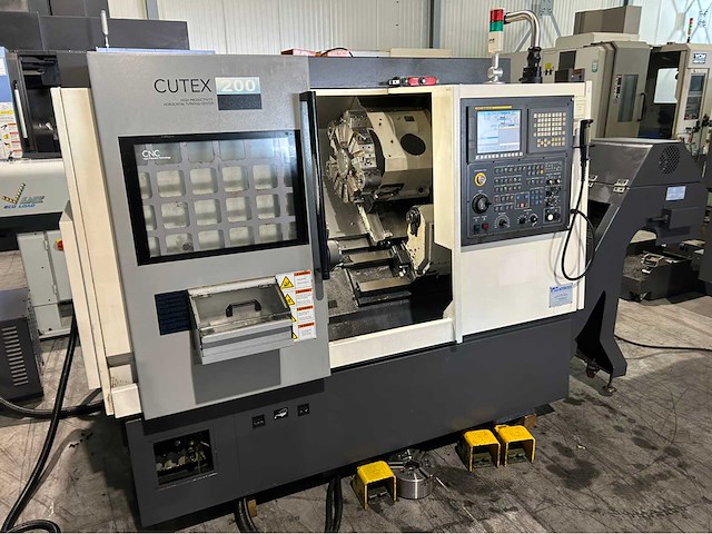 2013 hwacheon cutex-160b cnc-draaibank - afbeelding 1 van  7