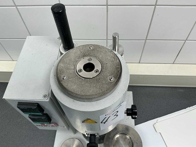 2013 instron ceast mf10. mf10.000 melt flowtester - afbeelding 4 van  9