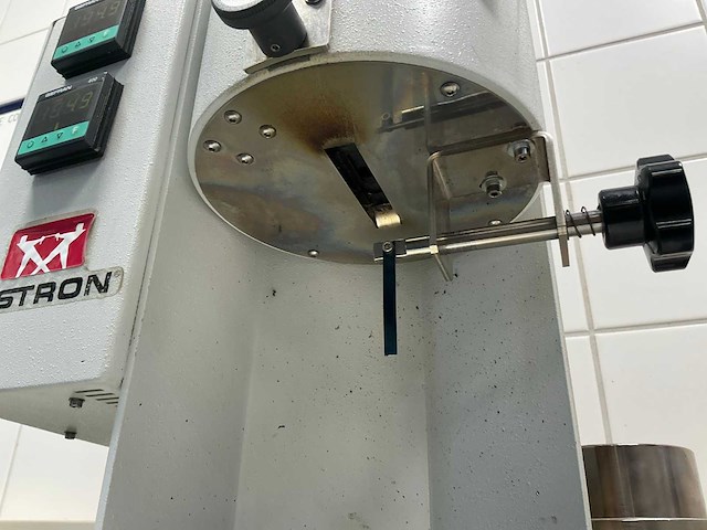 2013 instron ceast mf10. mf10.000 melt flowtester - afbeelding 6 van  9