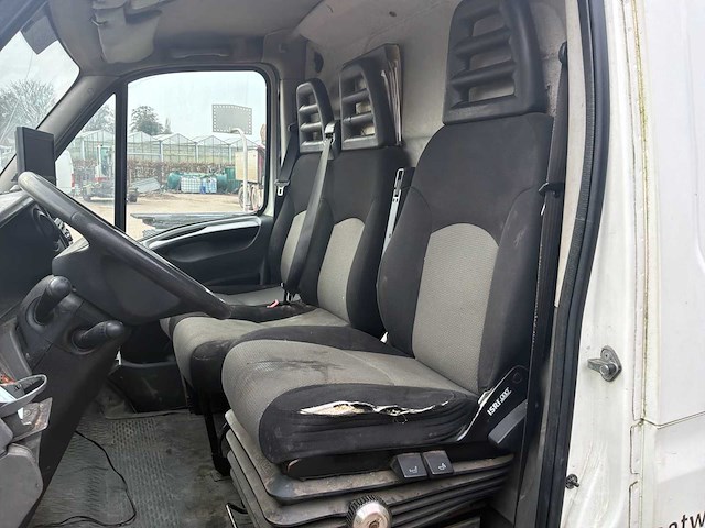 2013 iveco daily 35s13v 300 h2 l bedrijfswagen - afbeelding 13 van  29